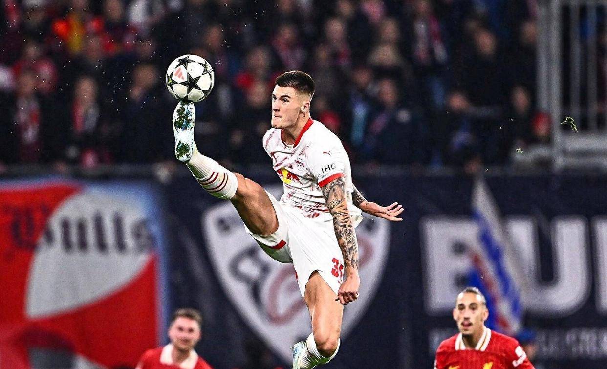 九游官网-关于国际比赛日曼联防线松动：CBA常规赛节点到来，压力陡增，赛程密集仍需轮换的信息